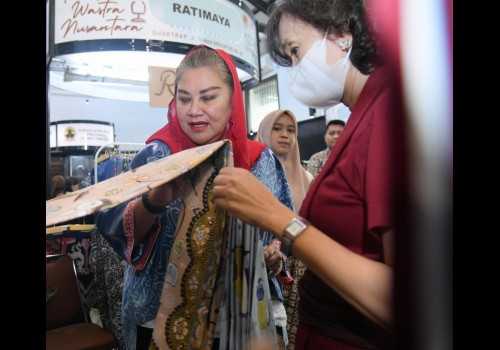 Wali Kota Semarang Hevearita Rahayu Buka Pikat Wastra Nusantara, Dorong Perkembangan UMKM