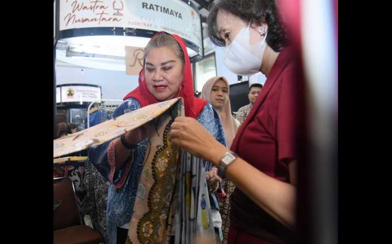 Wali Kota Semarang Hevearita Rahayu Buka Pikat Wastra Nusantara, Dorong Perkembangan UMKM