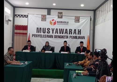 Bawaslu Kendal Tolak Gugatan Sengketa Pilkada Dico-Ali