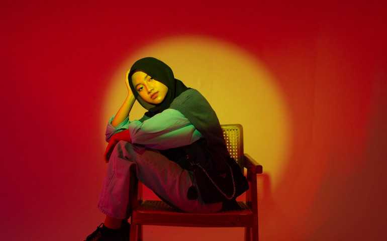 Nadine Fatiana Hadirkan Sendu di  Lagu “If Tomorrow We Have to Fall Apart”