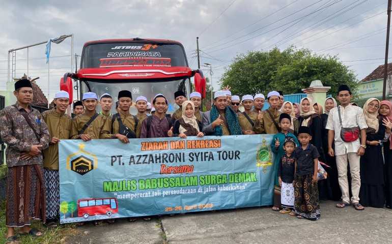 Perjalanan Abah Hamim Salasa, Dari Penjual Peci di Mekkah hingga Mengelola PT Azzahroni Syifa Tour