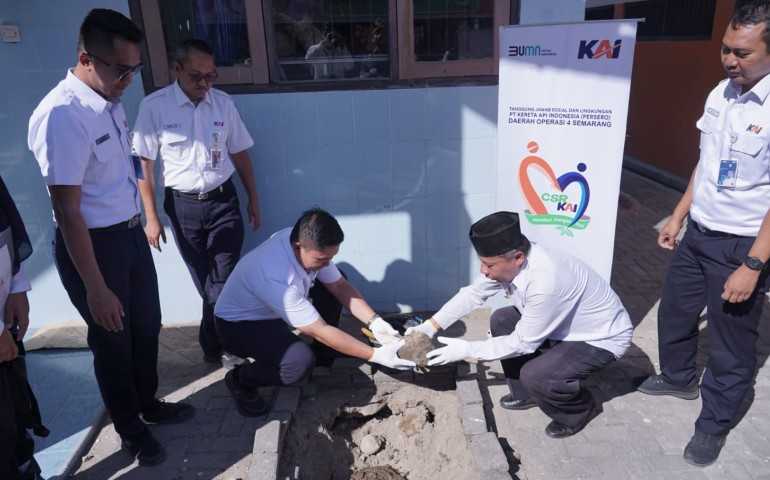 KAI Daop 4 Semarang Ajak 384 Siswa SDN Muktiharjo Lor Mengenal Dunia Transportasi Kereta Api