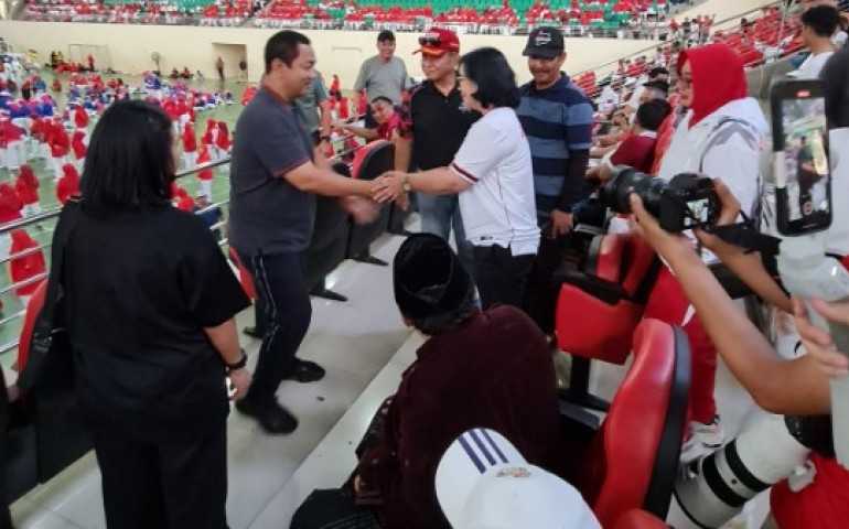 Ribuan Peserta Senam Massal Kormi di GOR Jatidiri Heboh Kedatangan Hendi