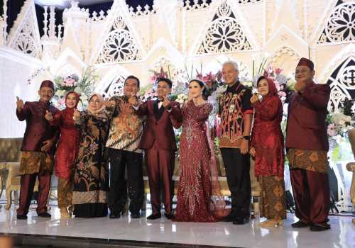 Hadir di Resepsi Pernikahan Yeni Inka, Ganjar Bikin Heboh: Yang Patah Hati Nagcung!