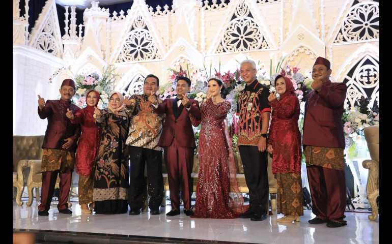 Hadir di Resepsi Pernikahan Yeni Inka, Ganjar Bikin Heboh: Yang Patah Hati Nagcung!