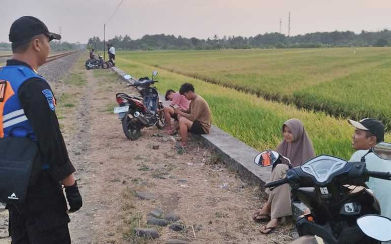 KAI Daop 4 Semarang Peringatkan Bahaya, Larangan Aktivitas di Jalur Kereta Api Diberlakukan