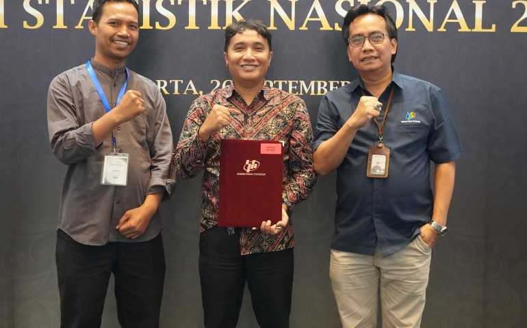 Pemkab Kendal Terima Penghargaan dari BPS RI atas Peningkatan IPS Tahun 2024