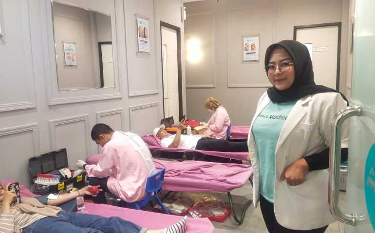 Kolaborasi dengan PMI, Madeena Skin Clinic Gelar Aksi Sosial Donor Darah