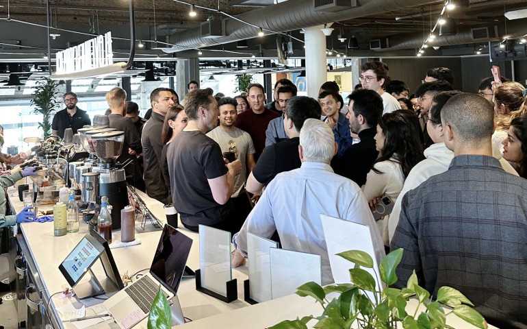 Resmi Menjadi Pemilik Twitter, Elon Musk Pecat 4 Eksekutif Twitter