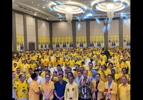 Rapat Konsolidasi di Surakarta, Ketum Golkar Bahlil Instruksikan Kader Bersatu Menangkan Ahmad Luthfi
