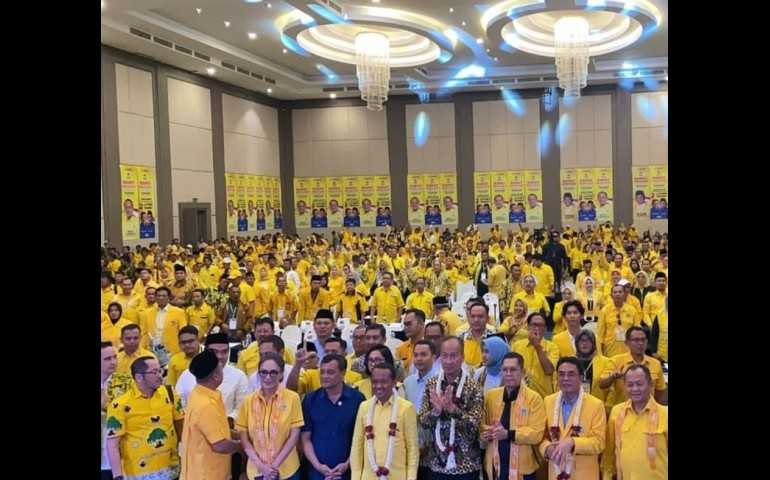 Rapat Konsolidasi di Surakarta, Ketum Golkar Bahlil Instruksikan Kader Bersatu Menangkan Ahmad Luthfi