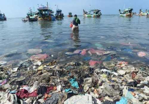 Kebocoran Sampah Plastik ke Laut Turun 41,68 Persen dalam Periode 2018-2023
