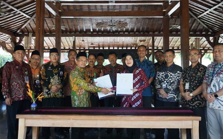 Bank Jateng dan Kemenag Magelang Resmi Kerjasama Kelola Gaji Pegawai