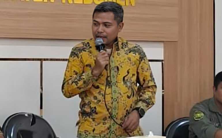 Jawab Kebutuhan Petani, Ferry Wawan Cahyono Serahkan 10 Traktor ke Desa Karang Gayam Kebumen