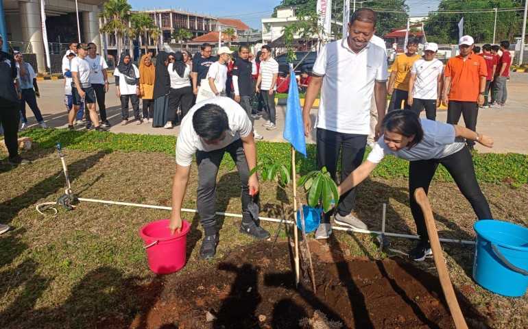 Rektor UNDIP Prof Suharnomo Ajak Seluruh Civitas Akademika Peduli Lingkungan di Dies Natalis ke-67