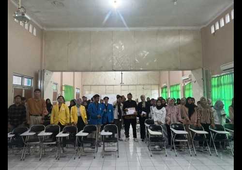 50 Mahasiswa dari Tiga Universitas di Semarang Hadiri Sekolah Advokasi FEB Unwahas bersama Joko Susanto