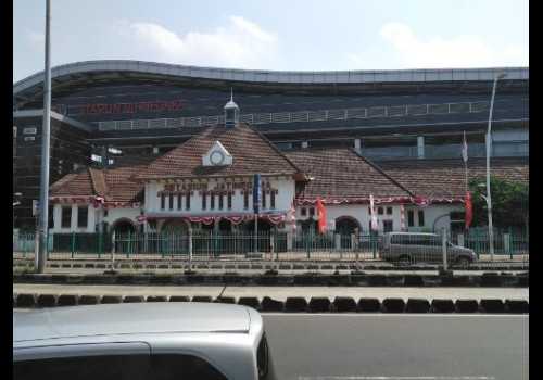 7 Kereta Api Keberangkatan Stasiun Gambir Diberhentikan di Stasiun Jatinegara, Ada Wondr Jakarta Running Festival