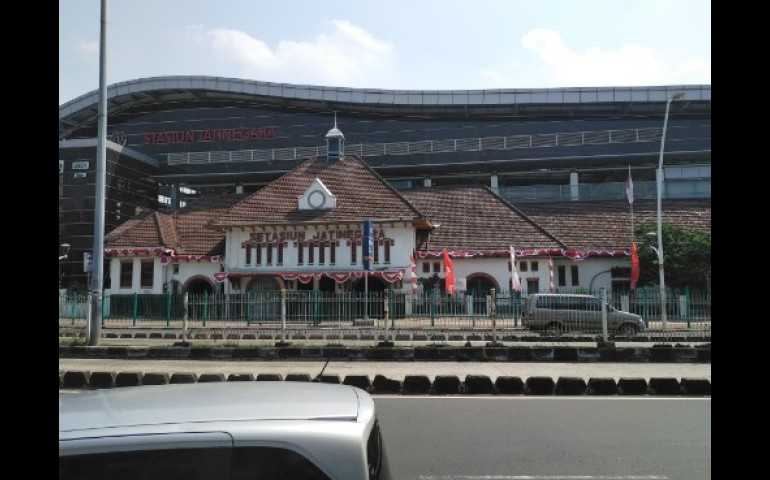 7 Kereta Api Keberangkatan Stasiun Gambir Diberhentikan di Stasiun Jatinegara, Ada Wondr Jakarta Running Festival