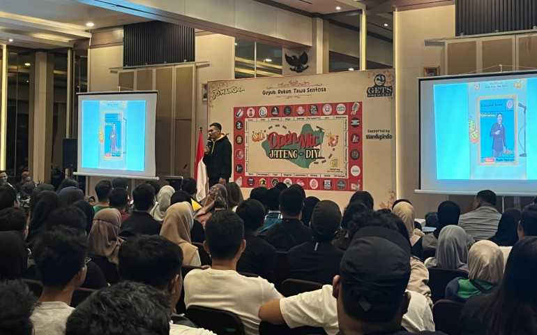 Tawa dan Kebahagiaan, Stand-Up Comedy Ramaikan Akhir Pekan di Gets Hotel Semarang