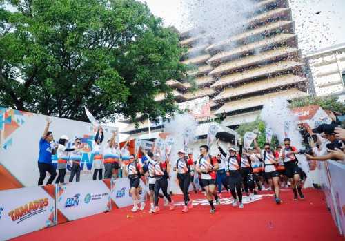 1.300 Peserta Meriahkan Fun Run 5K Pesona BPR BKK Jateng di Halaman Kantor Gubernur