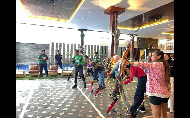 Gets Hotel Semarang Suguhkan Pengalaman Unik Lewat Fun Archery, Belajar Memanah Sambil Bersantai