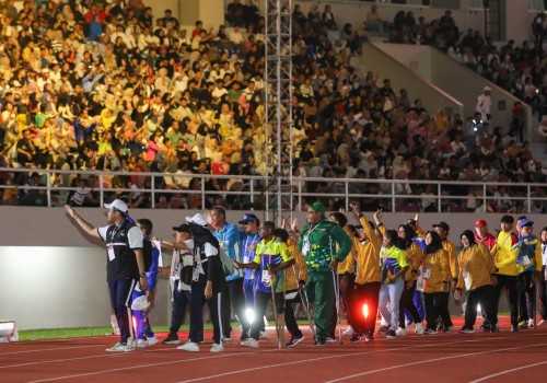 Jawa Tengah Raih Gelar Juara Umum Peparnas XVII 2024, Penjabat Gubernur Janjikan Bonus Besar bagi Para Atlet