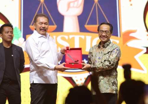 Jaksa Agung RI Raih Penghargaan dari Jaksapedia dan Universitas Hasanuddin di Sound of Justice 2024