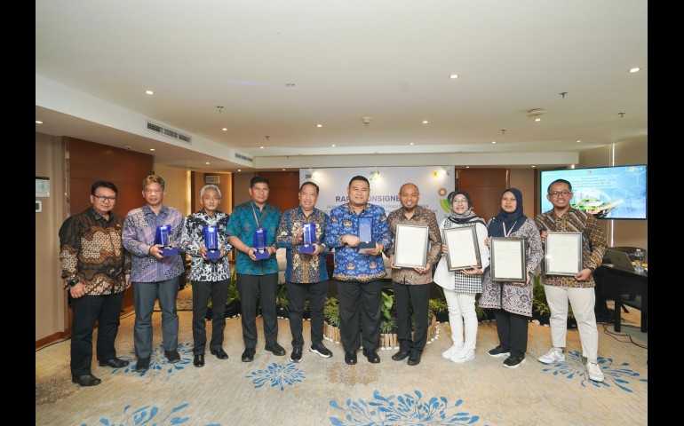 Kado Manis Jelang HLN ke-79, Kanwil BPN Jateng Serahkan 16 Sertifikat Aset Tanah PLN