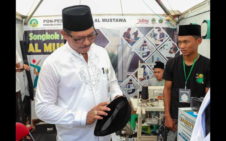 Rangkaian Hari Santri Nasional 2024 di Blora Berlangsung Khidmat dan Meriah