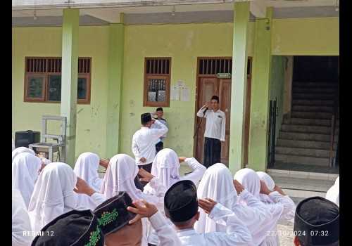 Upacara Hari Santri di MI NU 74 Diisi dengan Semangat Kebangsaan