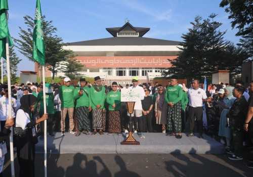 27 Ribu Santri Ramaikan Jalan Sehat Hari Santri Nasional di Semarang