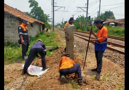 Kurangi Risiko Kecelakaan, KAI Daop 1 Jakarta Tutup 3 Perlintasan Liar