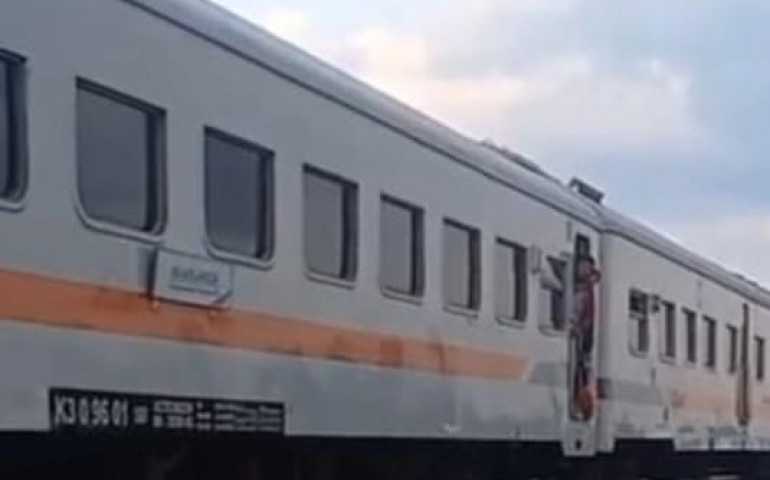 Terlambat Akibat Gangguan Mesin, PT KAI Daop 4 Semarang Minta Maaf