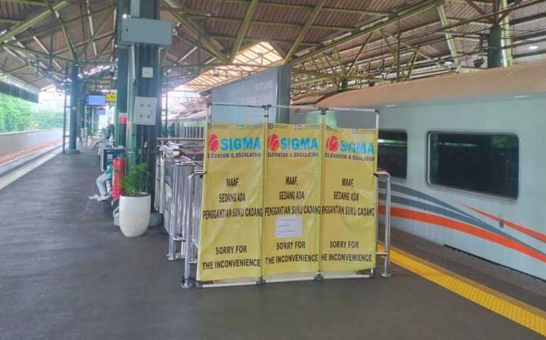 Tingkatkan Keamanan dan Keandalan, KAI Daop 1 Jakarta Lakukan Perawatan Intensif Eskalator di Stasiun Gambir