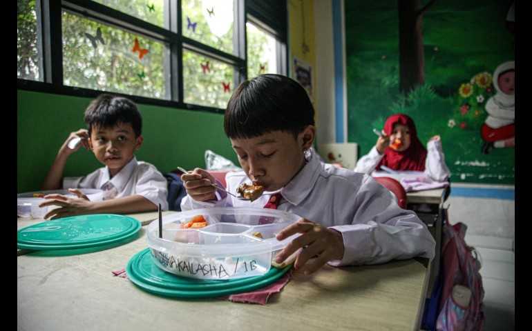 BGN Siap Jalankan Program Makan Bergizi Gratis untuk 15-20 Juta Anak di Indonesia Mulai 2025