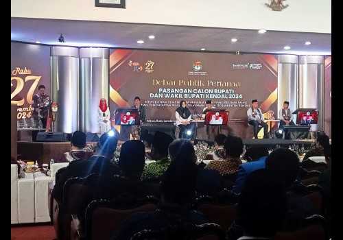 Debat Publik Perdana Pilkada Kendal 2024, Kandidat Bahas Ekonomi dan Pendidikan