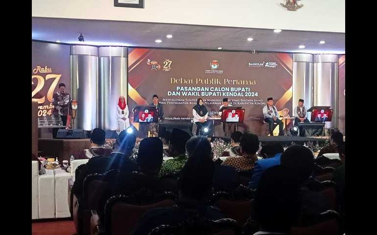 Debat Publik Perdana Pilkada Kendal 2024, Kandidat Bahas Ekonomi dan Pendidikan
