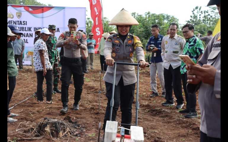 Polres Kendal Realisasikan Program Ketahanan Pangan Nasional dengan Lahan Binaan 82 Hektar