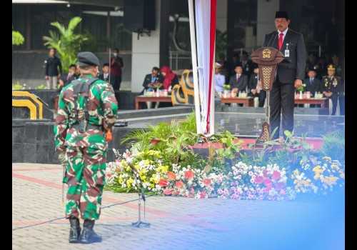 Pj Gubernur Jawa Tengah Nana Sudjana Ajak Warga Teladani Pahlawan untuk Kemajuan Bangsa