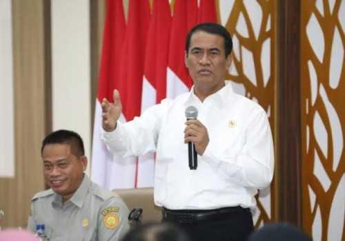 Kementan Ajak Generasi Muda Menjadi Petani dengan Gaji 10 Juta per Bulan