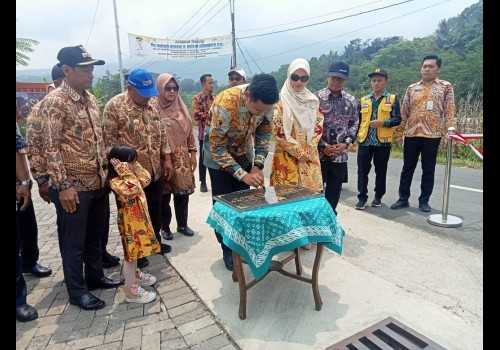 Infrastruktur Jalan Pasigitan-Leban Rampung, Bupati Kendal Harapkan Dorongan Ekonomi Lokal
