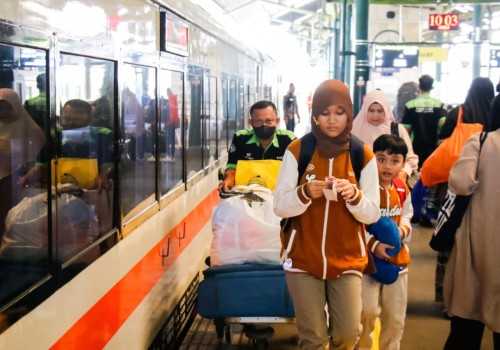KAI Daop 1 Jakarta Hadirkan Promo Spesial Libur Pilkada 2024 dengan Diskon 10% Tiket Kereta