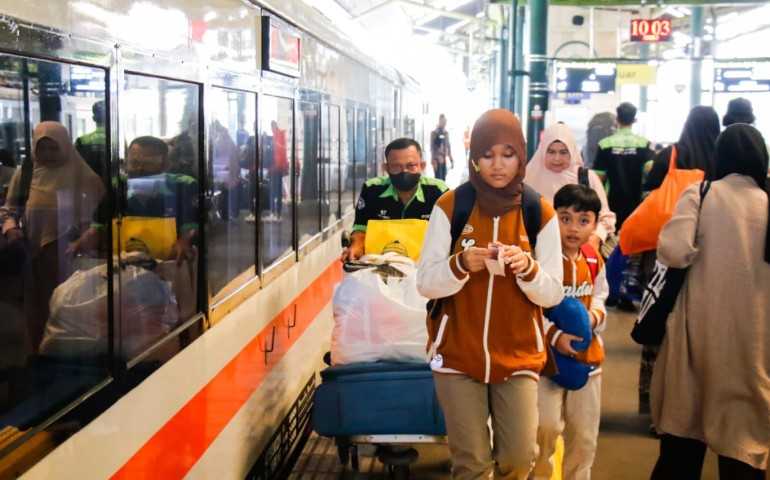 KAI Daop 1 Jakarta Hadirkan Promo Spesial Libur Pilkada 2024 dengan Diskon 10% Tiket Kereta