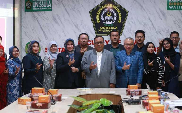 Fakultas Hukum Unissula Siapkan 19 Mahasiswa untuk Terjun ke Kurikulum Internasional di UOW Malaysia