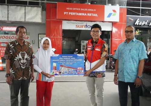 Pertamina Patra Niaga JBT Berikan Apresiasi pada Operator SPBU Sultan Agung Semarang