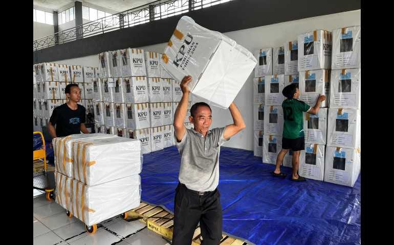 Pengiriman Logistik Pilkada Kendal Dimulai, 10 Kecamatan Terima Surat Suara Pertama