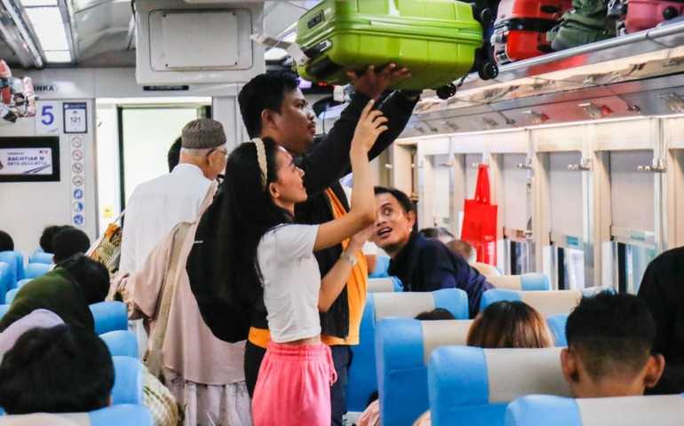 KAI Daop 1 Jakarta Ingatkan Tiket KA Liburan Natal dan Tahun Baru Masih Banyak Tersedia, Segera Dapatkan Sebelum Kehabisan!