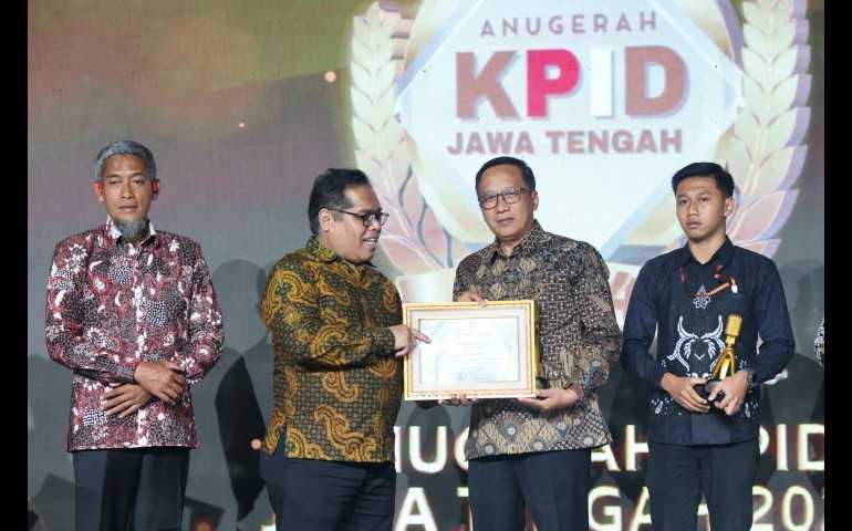 Meriahkan Malam Penghargaan, Anugerah KPID Jawa Tengah 2024 Berikan Lebih dari 20 Penghargaan