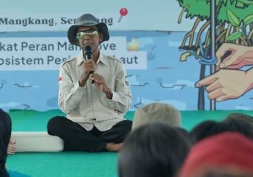 Pahlawan Sururi Tarik Anak Muda Jadi Profesor Mangrove