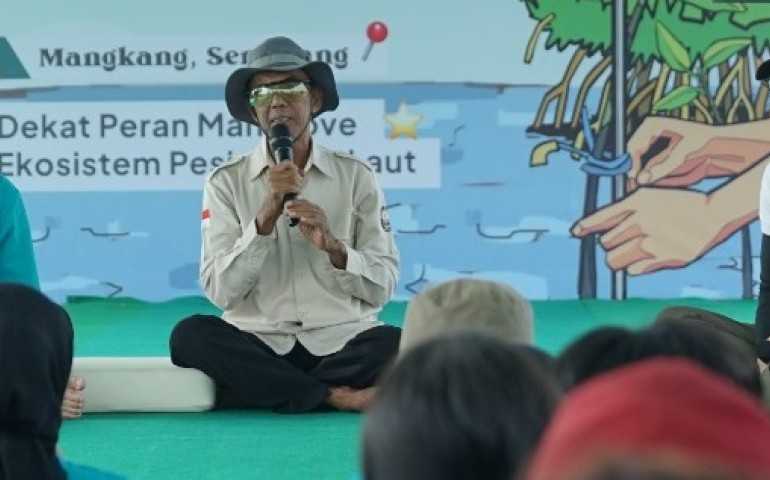 Pahlawan Sururi Tarik Anak Muda Jadi Profesor Mangrove